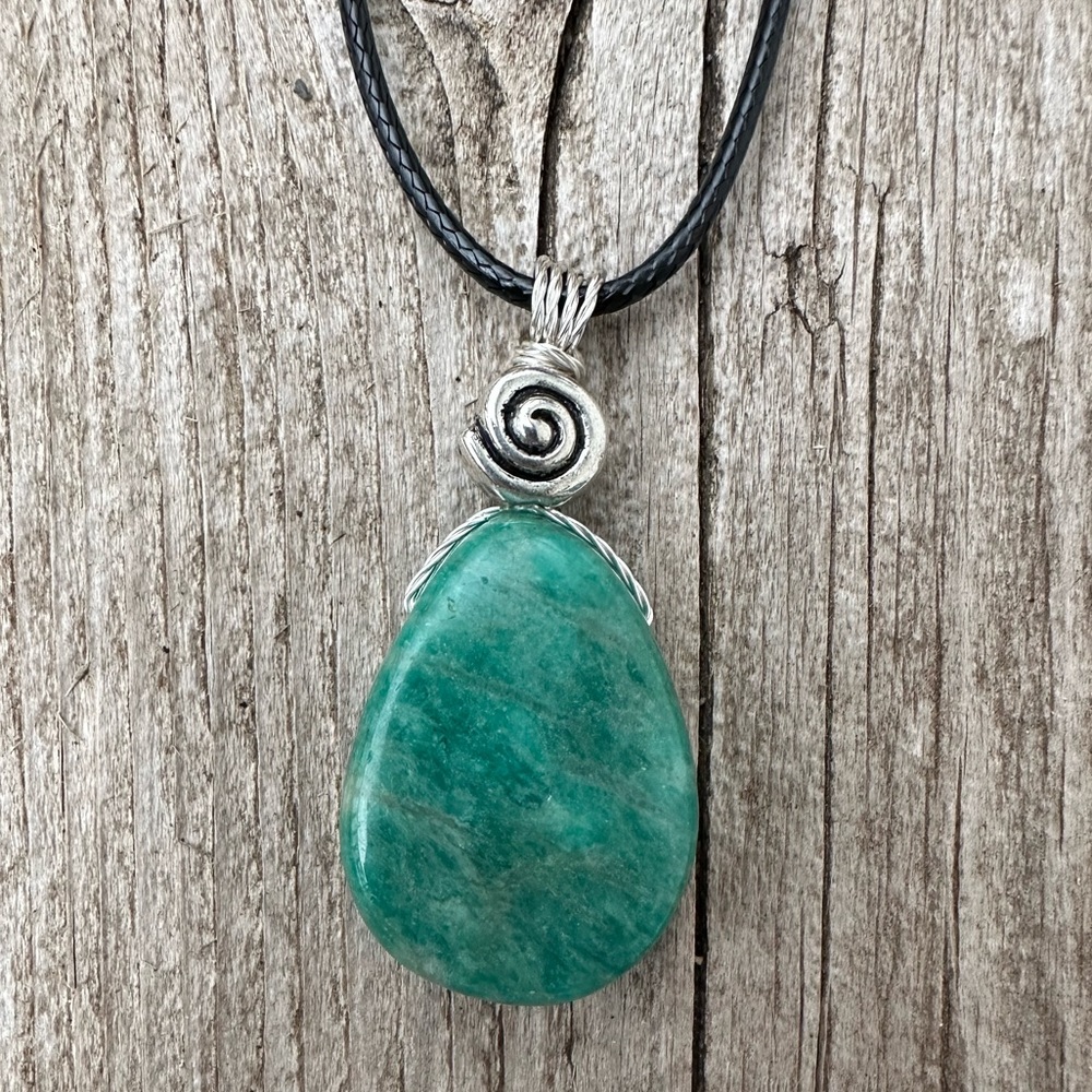 Banded Amazonite for Confidence and Protection